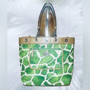 Maxx New York Green & White Giraffe Tote